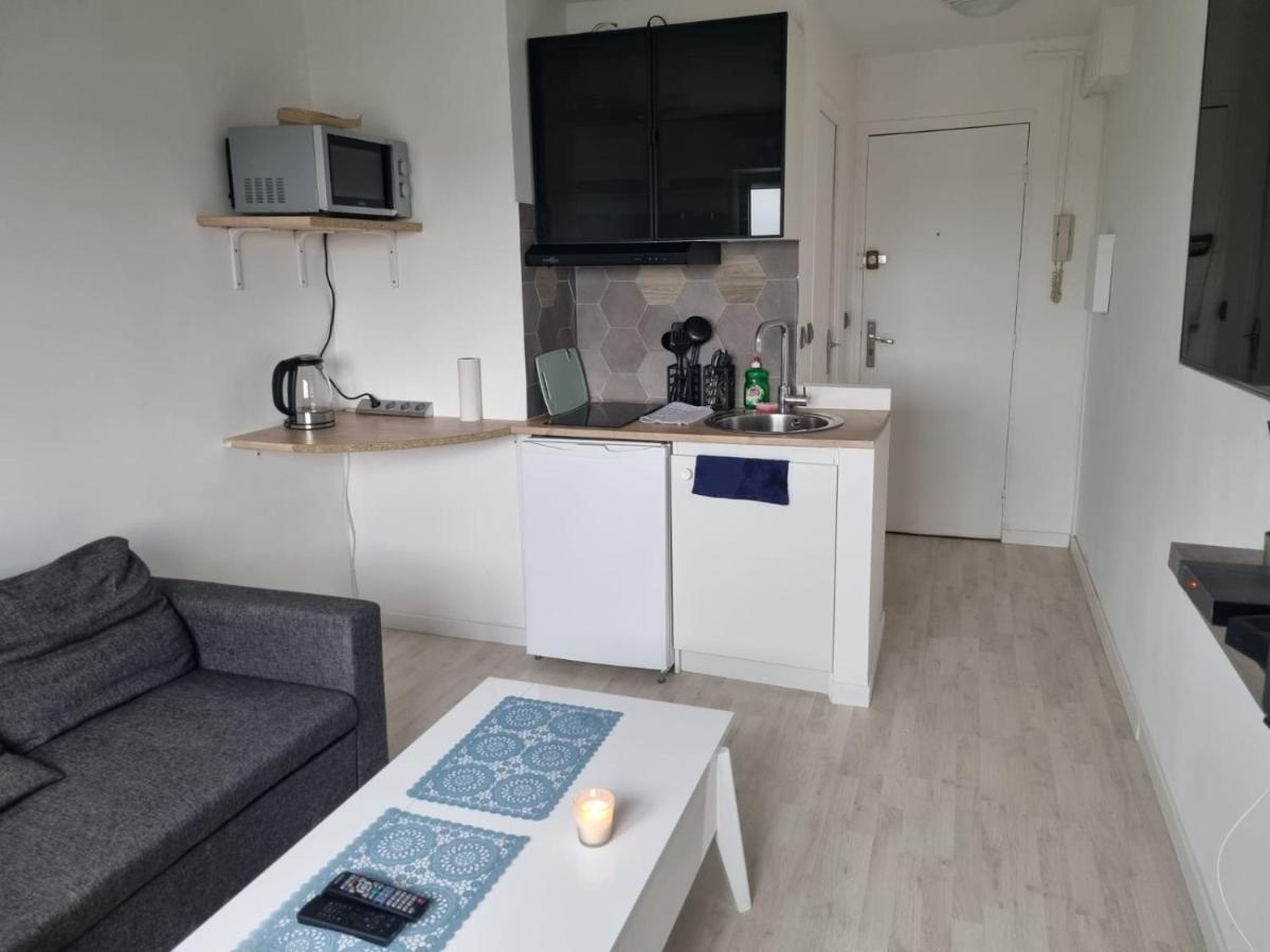 Studio Agreable Proche Gare Apartment Melun Exterior foto